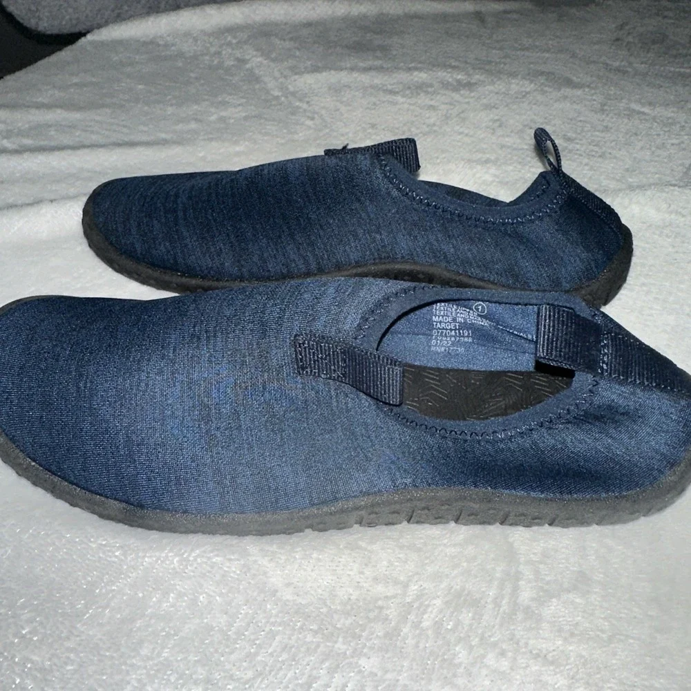 Cat and Jack Boys Water Shoes Swim Quick Dry Light Weight Navy Size 1